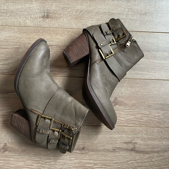 Buckled booties - Picture 4 of 11